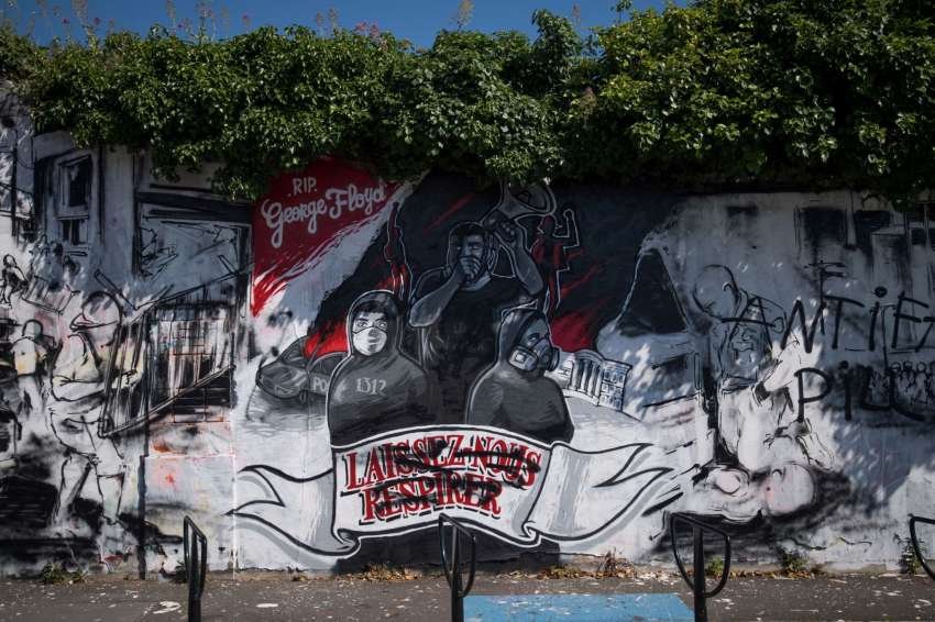 The mural shows a detail which translates as 