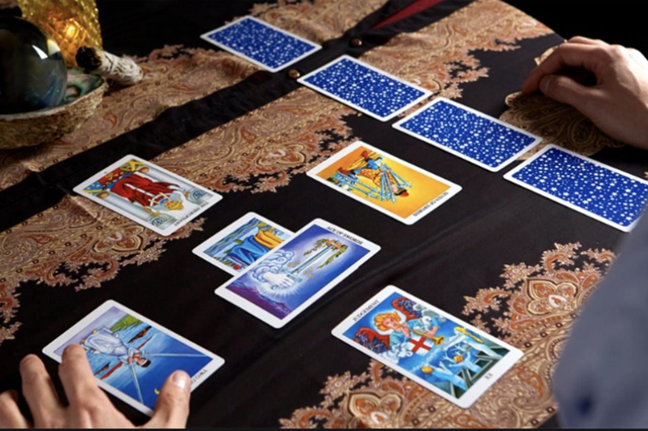 Tarot Middle -- for sponsored content use only